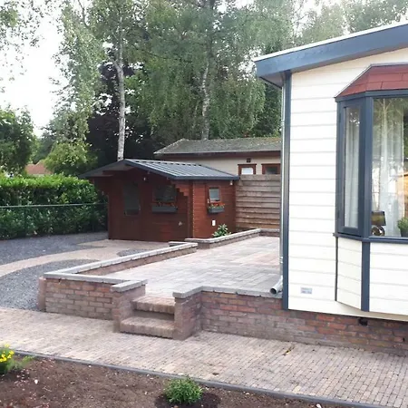 בקתה Chalet In Prachtige Omgeving פוטן
